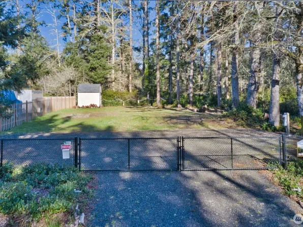 864 Hassalo Avenue SE, Ocean Shores, WA 98569