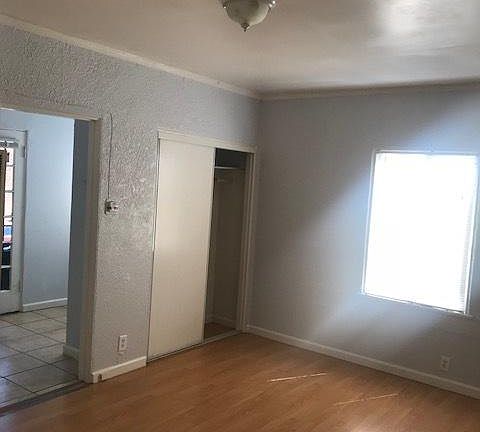 3rd image of 607 N Occidental Blvd #607