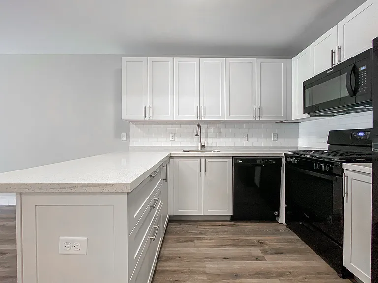 16 Canfield St #B — Photo 3