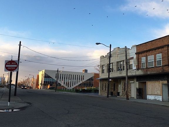 4th image of 135 1/2 Lake St