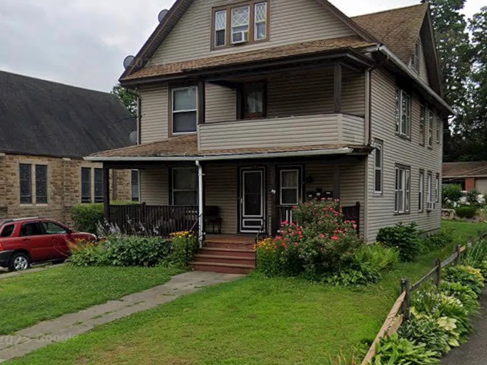 49 Franklin St #3