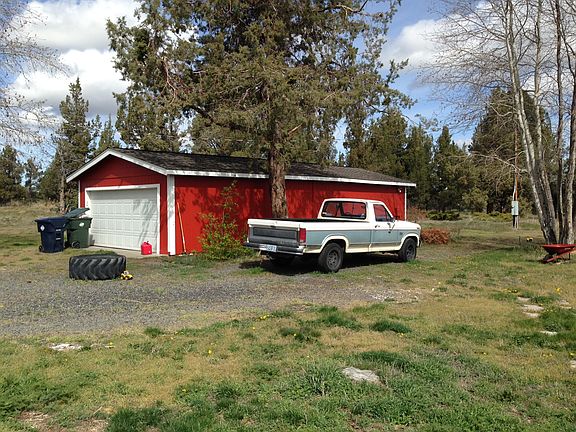 External garage 