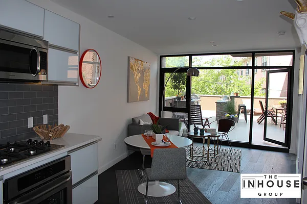 Sold by The InHouse Group | media 3