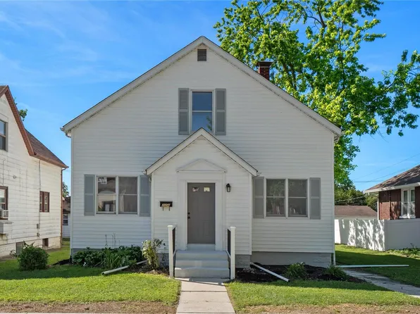 224 S 16th St, Belleville, IL 62220