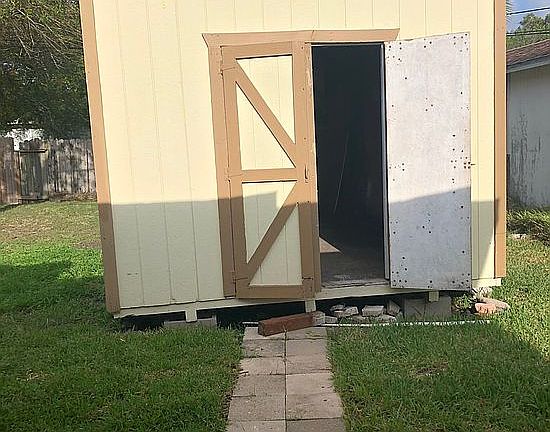 3rd image of 1025 Clare Dr
