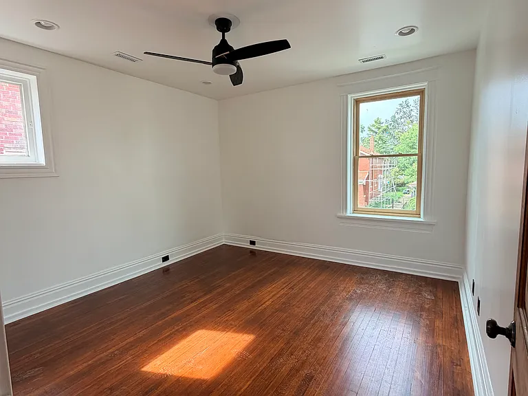 5856 Pershing Ave — Photo 7