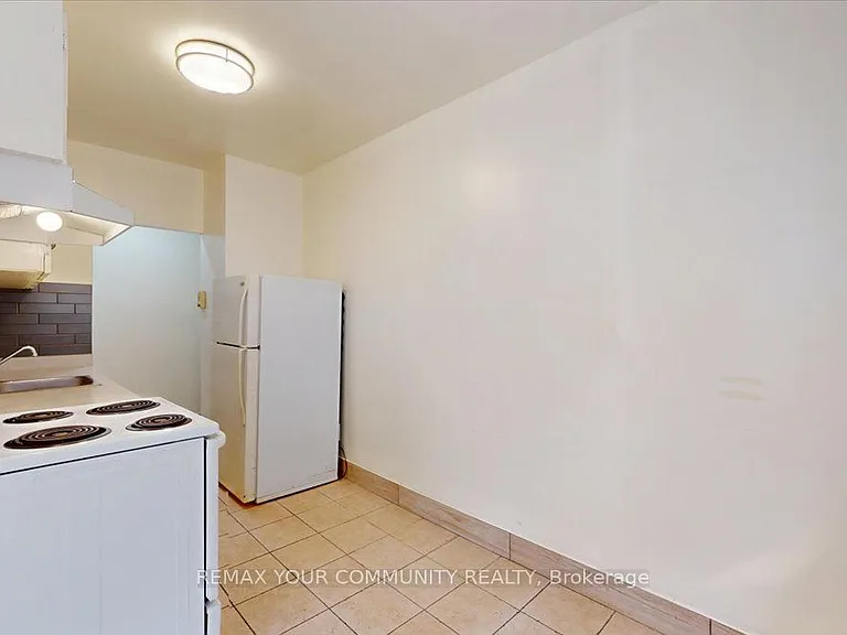 2645 Keele St #1A — Photo 7
