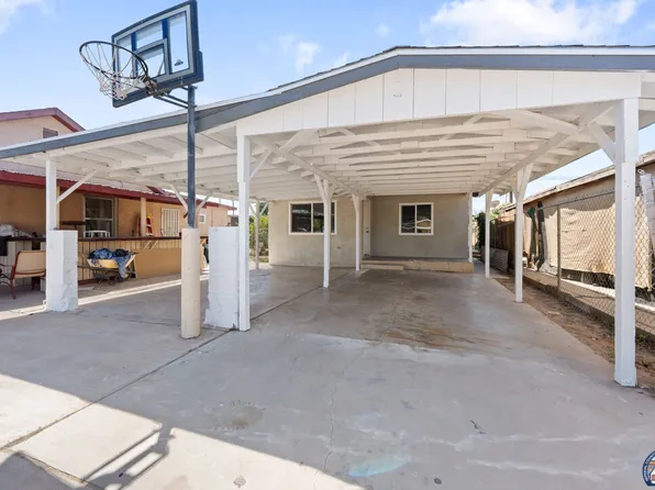 934 Ivy St, Brawley, CA 92227
