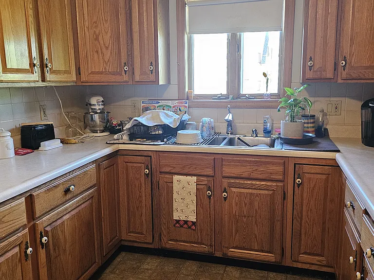 144 Baker St #1R — Photo 4