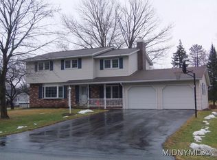 11 Calais Dr, Whitesboro, NY 13492