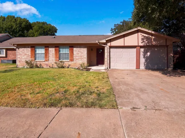 7917 Berry Brook Dr, Watauga, TX 76148