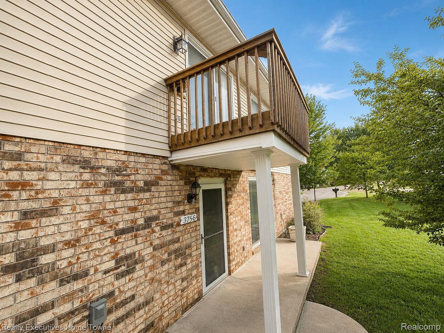 3756 Ramblewood Dr, Port Huron, MI 48060