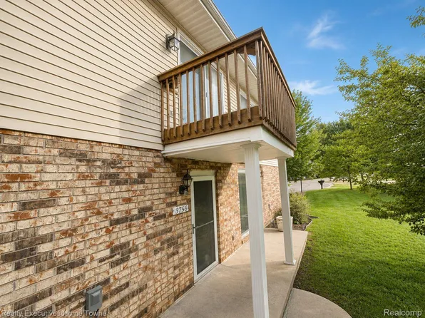 3756 Ramblewood Dr, Port Huron, MI 48060
