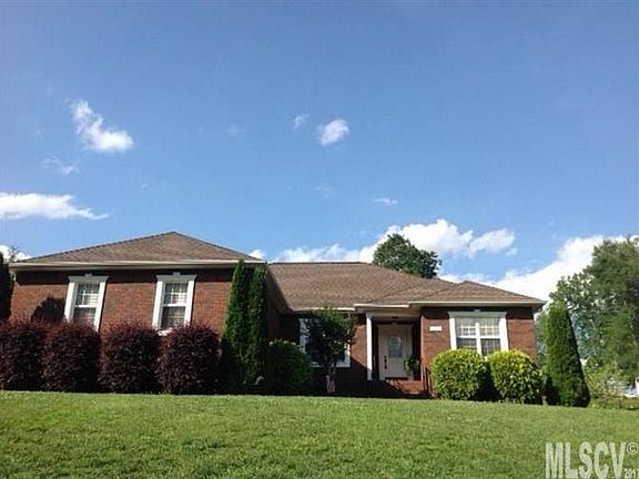 2nd image of 1301 Kensington Cir