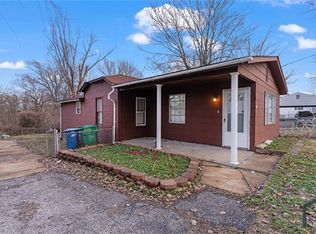 9746 Diamond Dr, Saint Louis, MO 63137