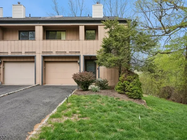 106 Stephanie Dr, North Caldwell Boro, NJ 07006