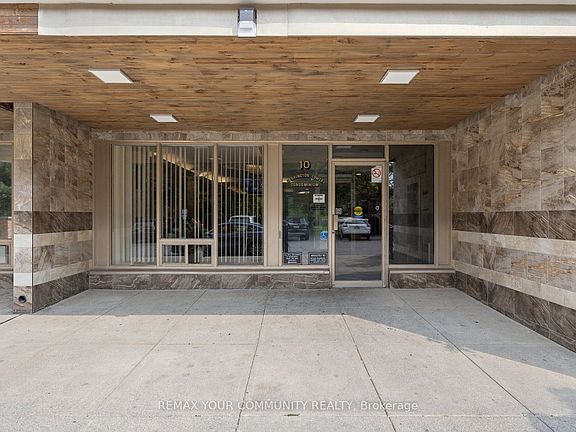2nd image of 10 Tangreen Ct Unit 804