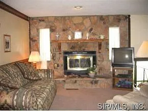 2328 Cardinal Ave photo 1