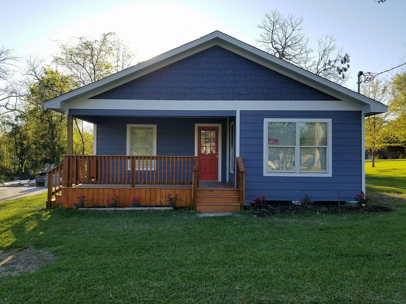 204 N 12th St, Highlands, TX 77562 | Zillow