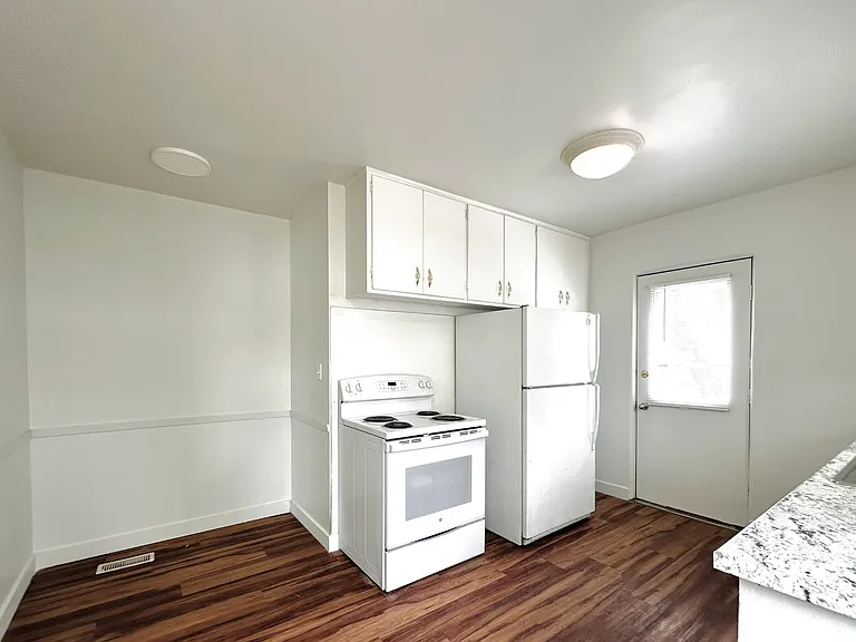 1333 N Main St — Photo 10