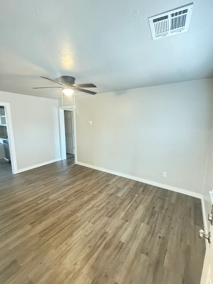 Building Photo - 1615 N Ellison Ave #4