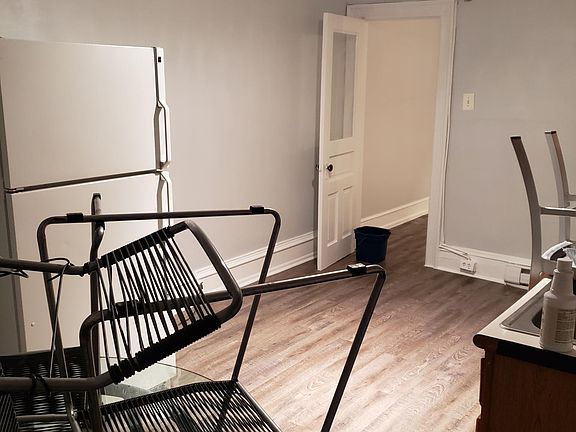 4th image of 5336 Vine St Floor 2