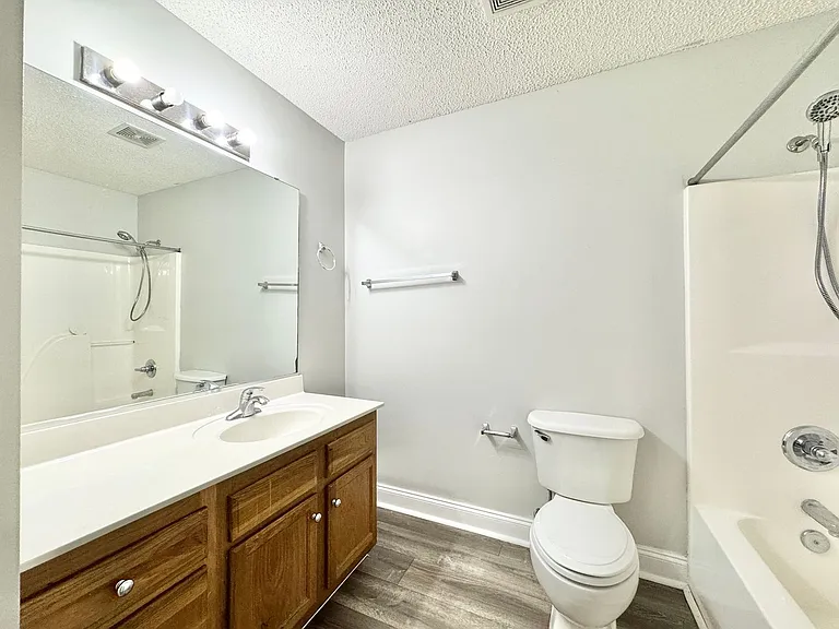 3807 Baylor St #B — Photo 8