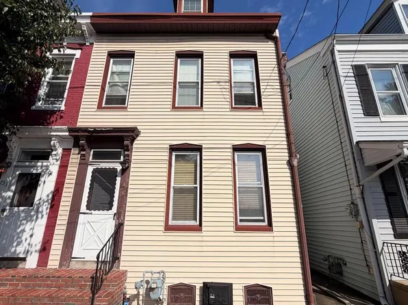 755 Locust St, Columbia, PA 17512