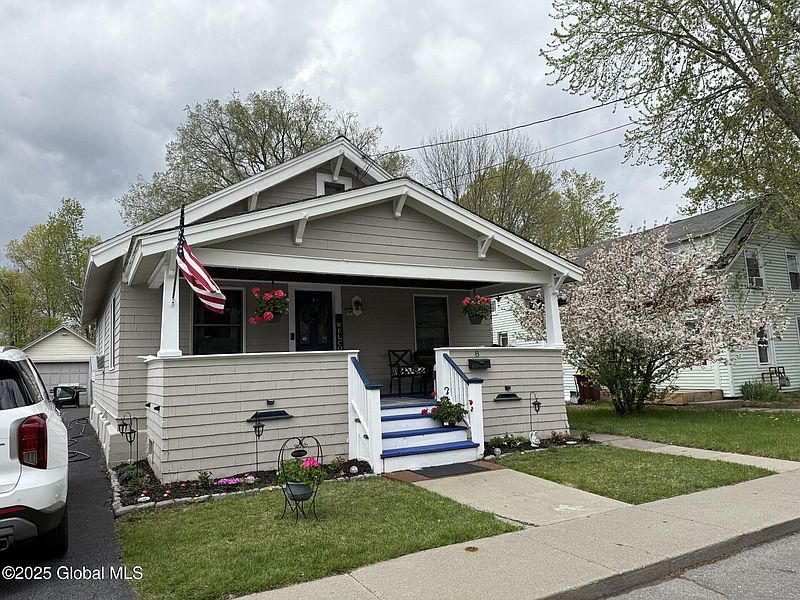 2nd image of 8 Ida Street