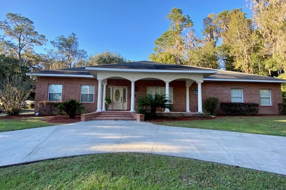 1st image of 617 SE Evergreen Dr