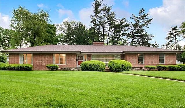 35 Wesley Drive, Belleville, IL 62223