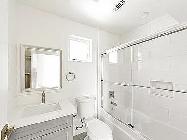 1235 1/2 W 39th Pl — Photo 14