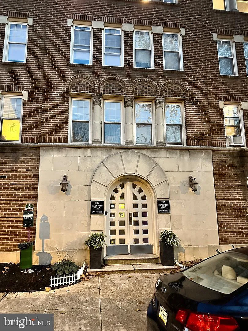 1 bed, 1.0 bath, 1000 sqft, $1,295 — Photo 4