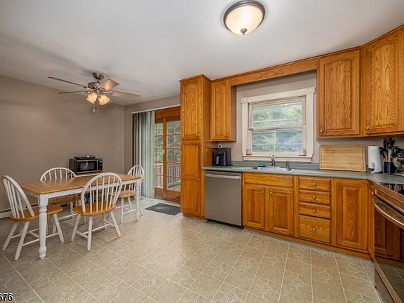 5th image of 103 Alturas Rd