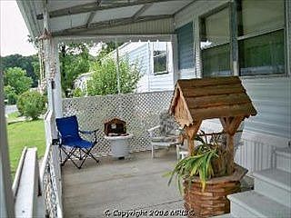 4th image of 612 Pine Oak Ave