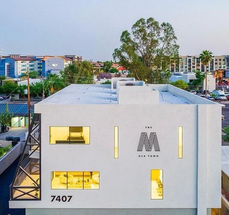 Located 2 Blocks from Fashion Square Mall in Downtown Scottsdale