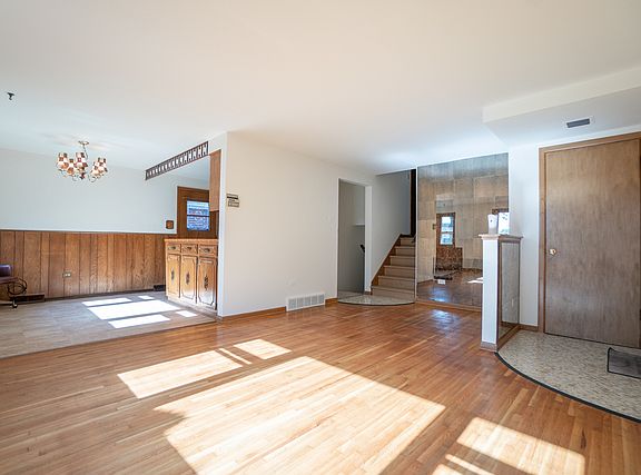 5th image of 11318 S Green Bay Ave
