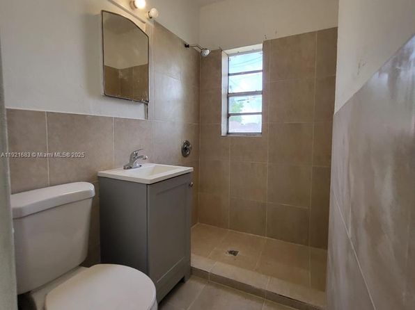 miami-florida-452695494 picture