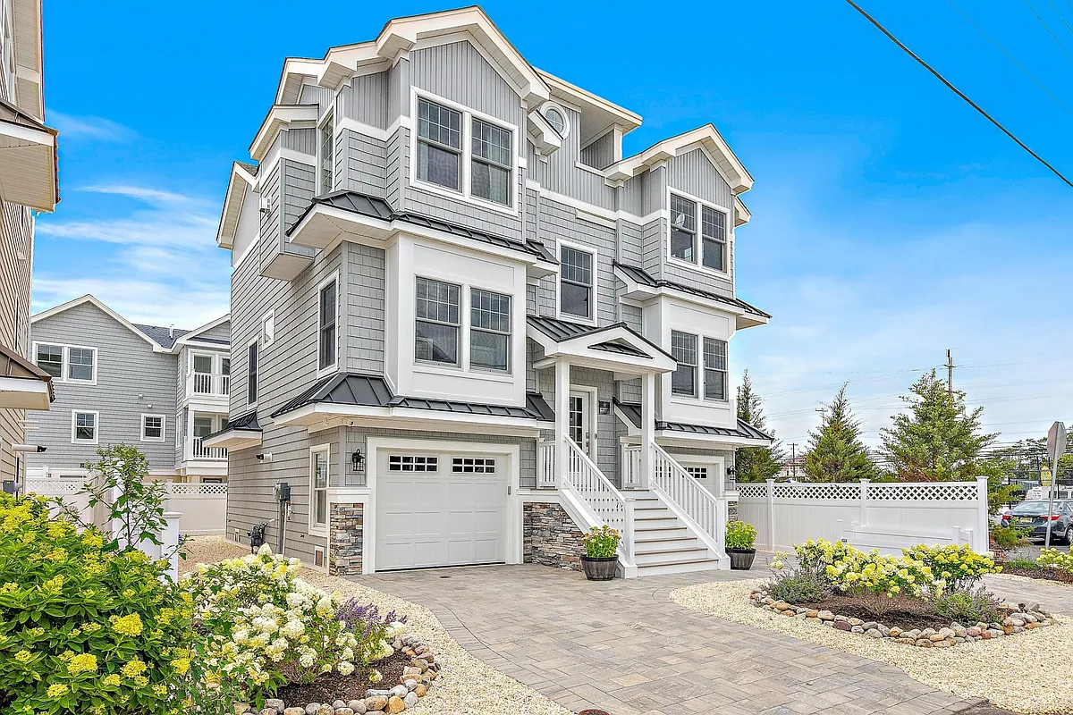 Photo 2 of 34 - 10 E Delaware Ave - Beach Haven, NJ Building Photo - 10 E Delaware Ave
