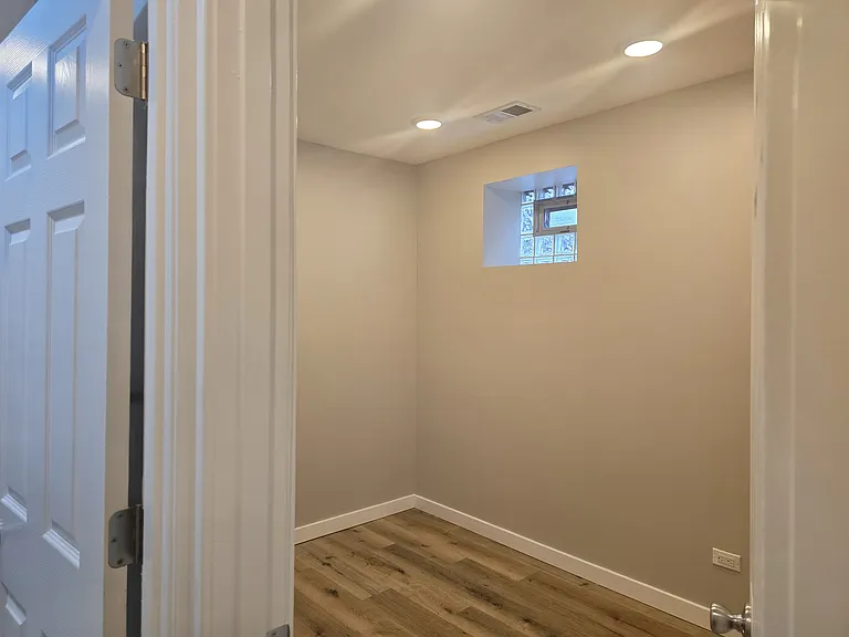 4852 S Wood St #1 — Photo 6