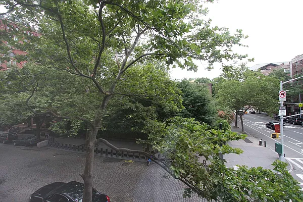 Rented by Compass | media 9