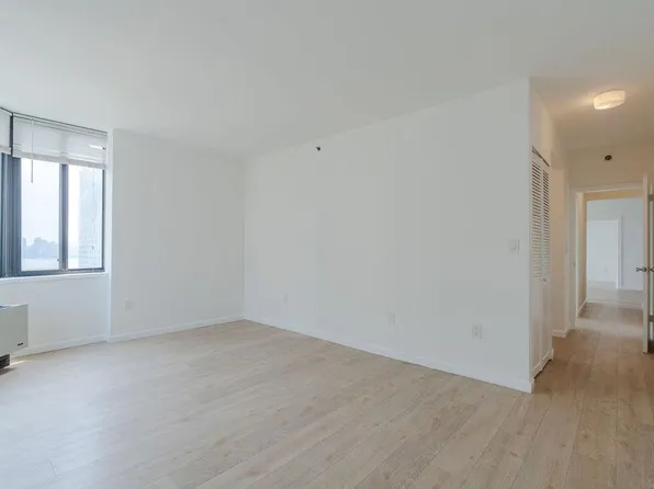 45 River Dr South image 25 of 49