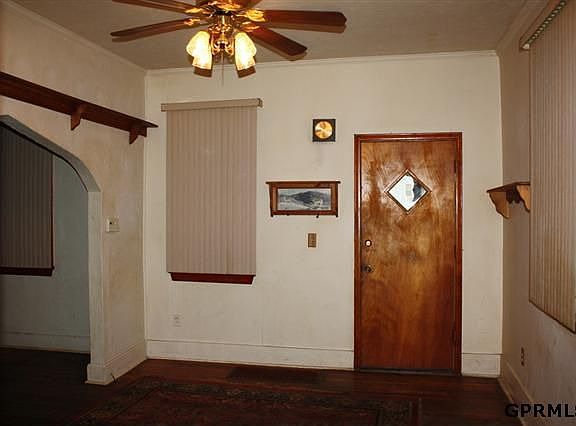 5th image of 919 Homer St