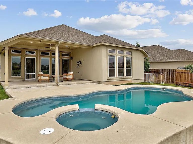 Salt water pool