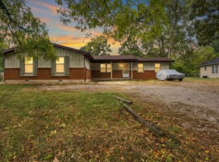 202 W Sycamore St, Nixa, MO 65714