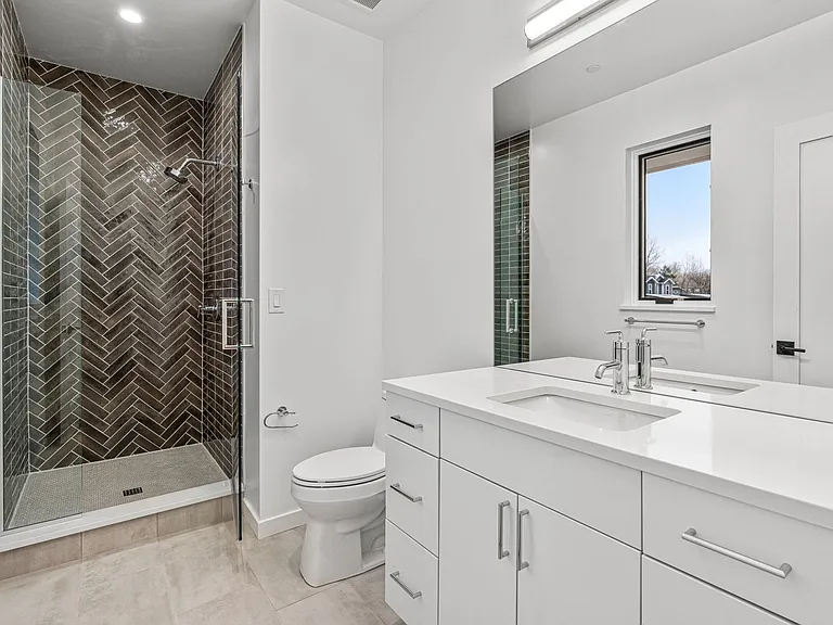 2155 Vine Ave — Photo 20
