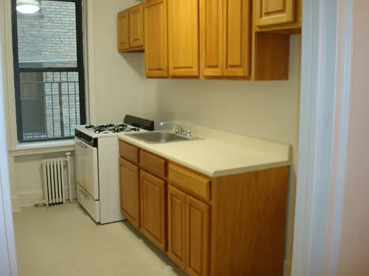 Rented by Realty 2000 Corp | media 17