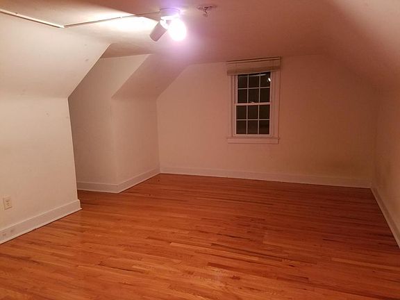 4th image of 2721 Lansing Dr SW