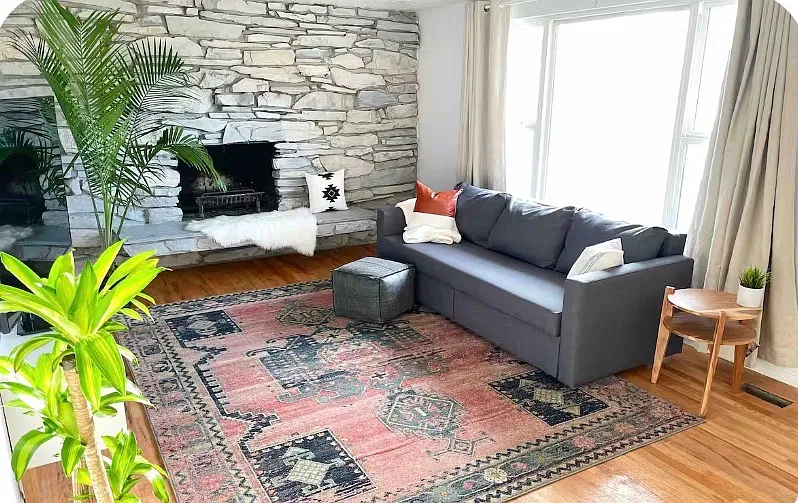 5 bed, 1732 sqft, $2,500 — Photo 2
