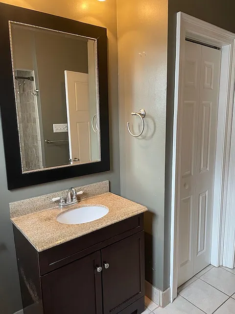 2 bed, 1100 sqft, $1,600 — Photo 3
